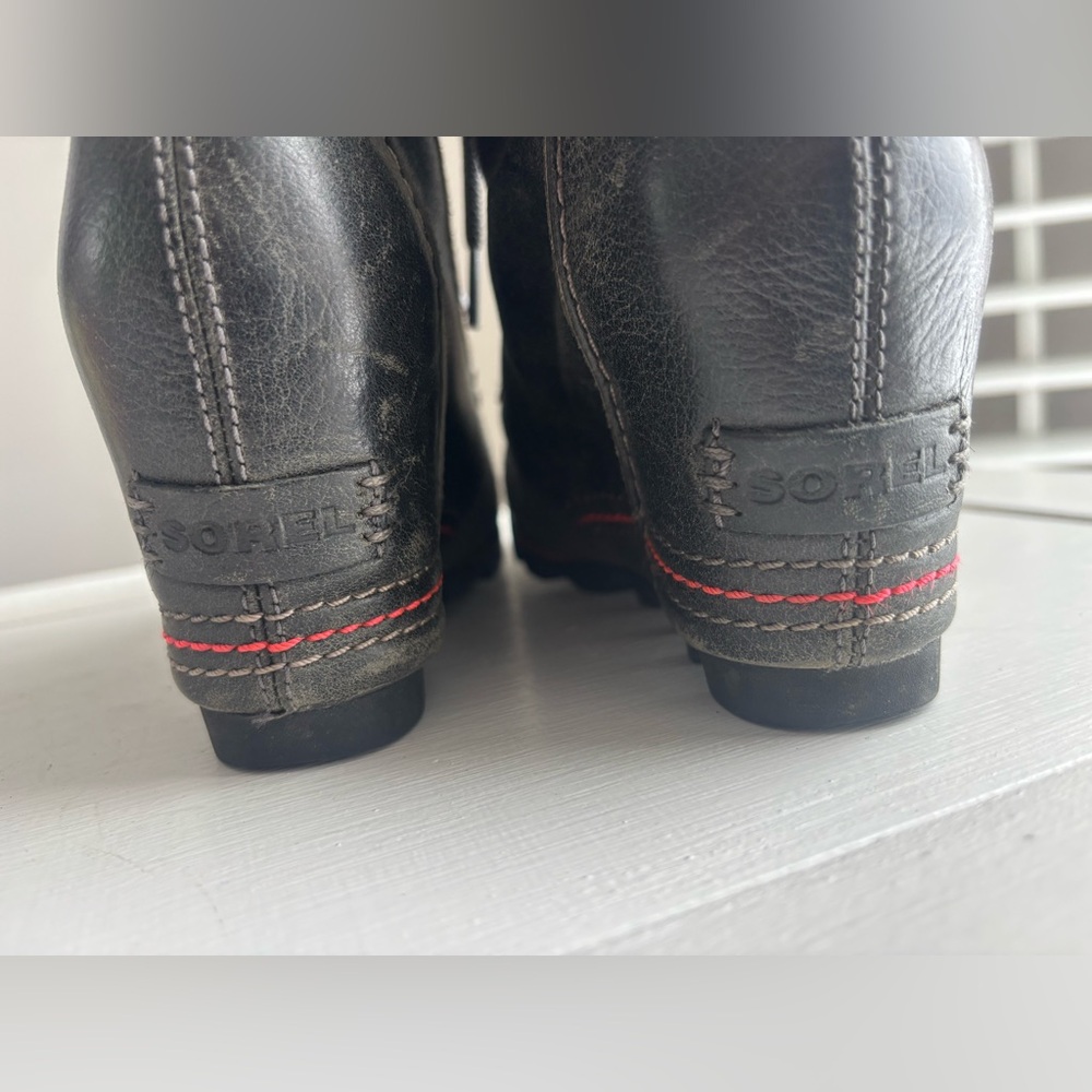 Sorel Gray and Black Lace-Up Women's Boots - Picture 6 of 9